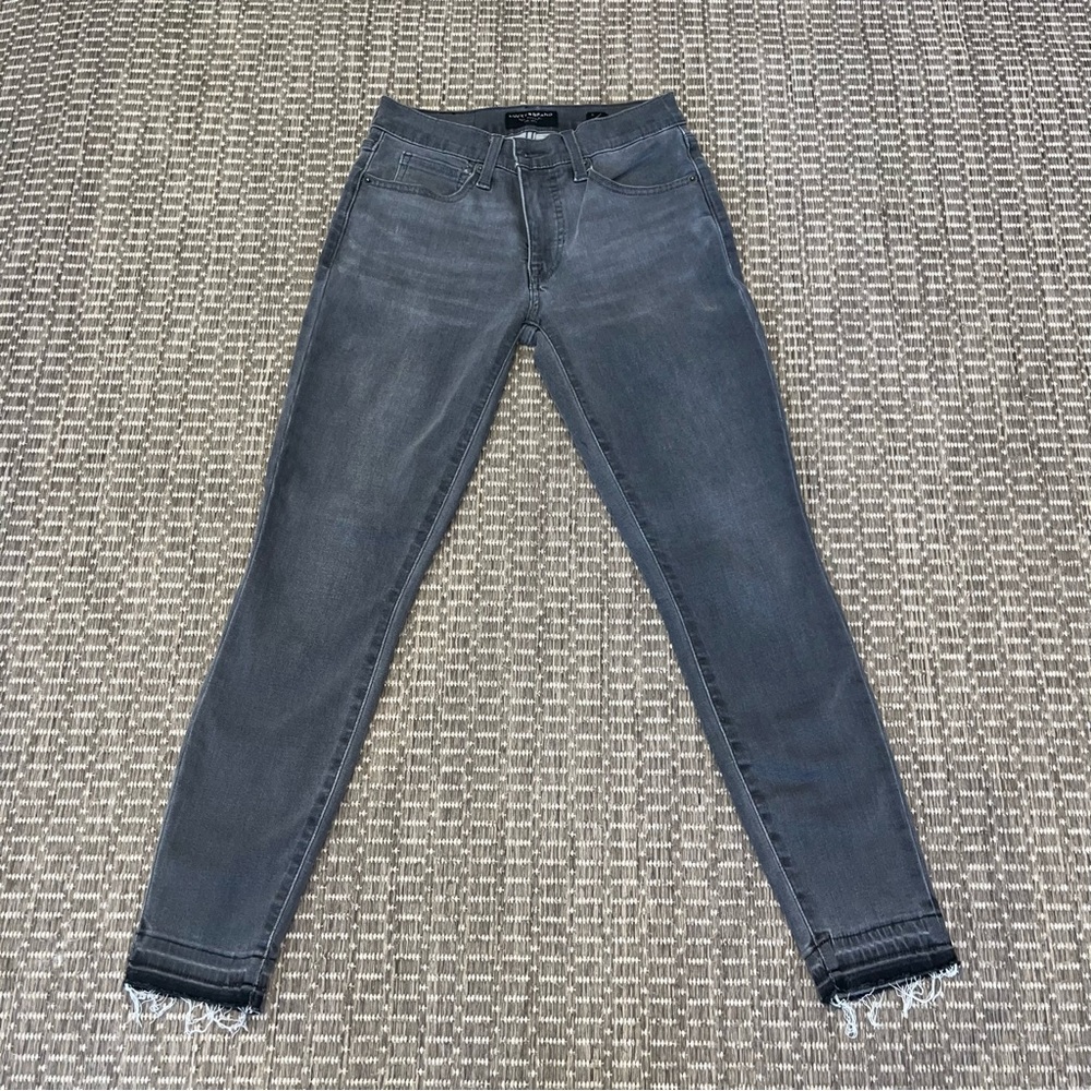 Lucky Brand Gray Skinny Jeans Sleek Modern Style